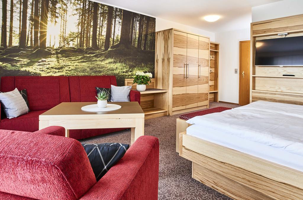 Doppelzimmer mit Balkon